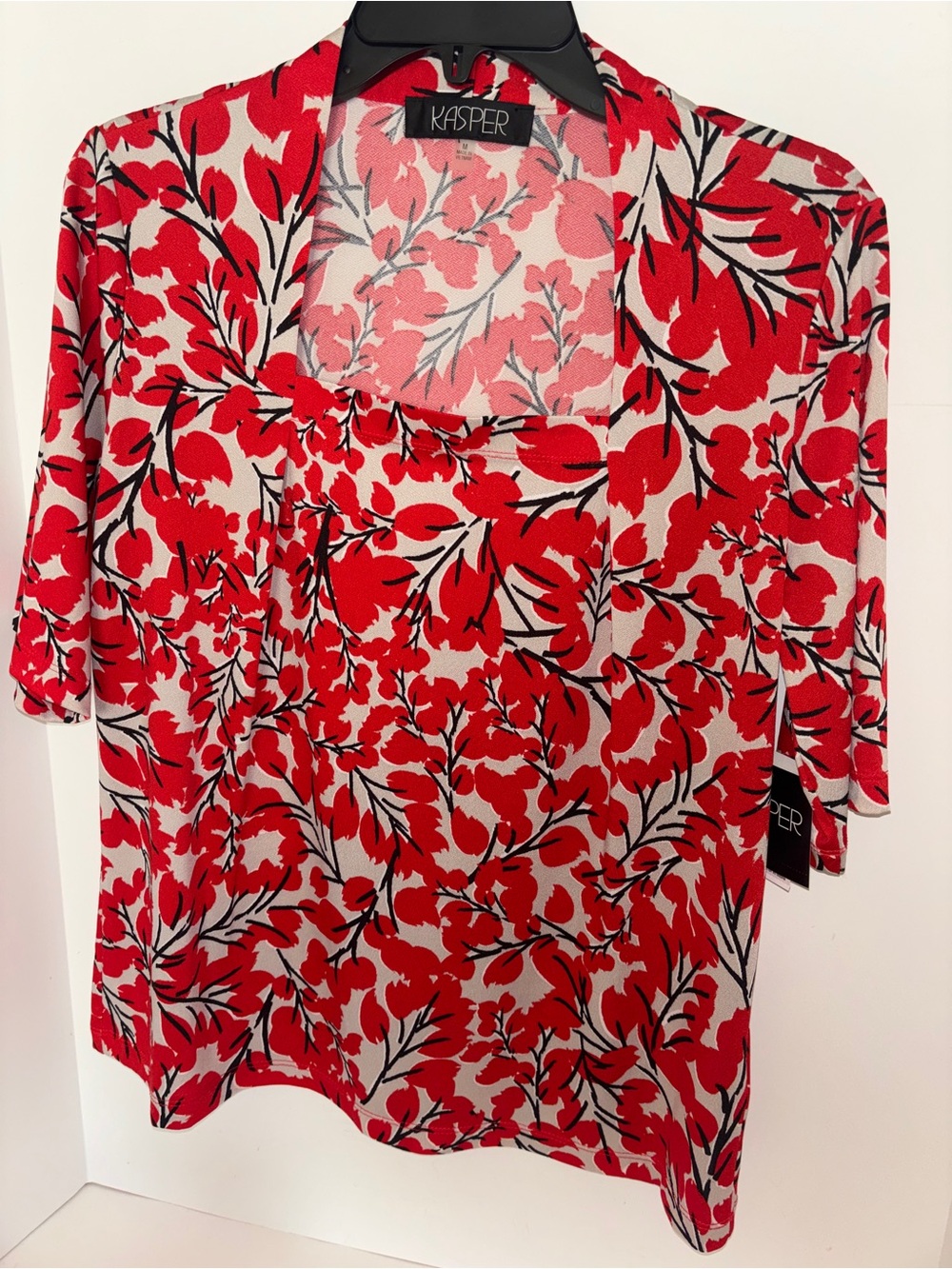Kasper Red Floral Short Sleeve Women’s Top NWT